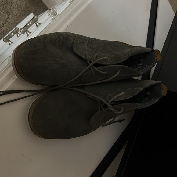 Men’s Shoes Size 11 - Picture 2 of 6